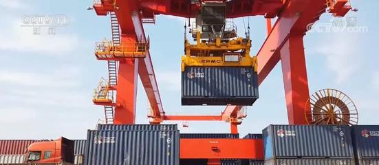 8月份貨物及技術進出口總額達37124億元，同比增長8.6%，展現(xiàn)穩(wěn)健增長態(tài)勢